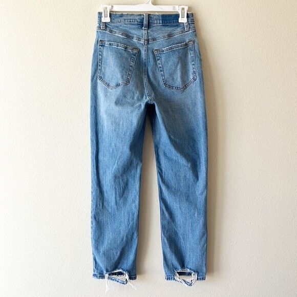 Abercrombie and Fitch The Ultra High Rise Ankle Length Straight Jeans - Picture 4 of 8